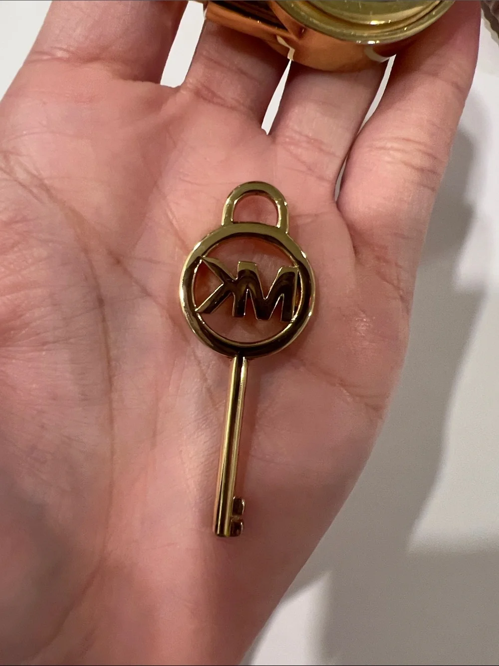💛Michael Kors lock & key💛